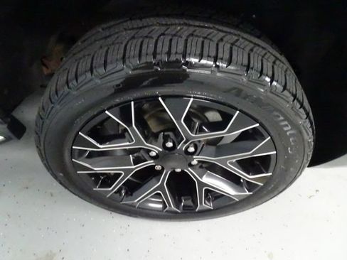 Certified 2018 Chevrolet Tahoe Premier AWD/4WD image 29