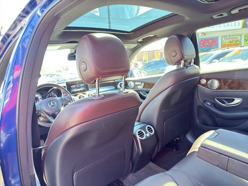 Used 2018 Mercedes-Benz GLC 300 4MATIC image 12
