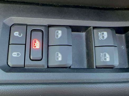 Used 2023 Jeep Grand Cherokee Altitude AWD/4WD image 14