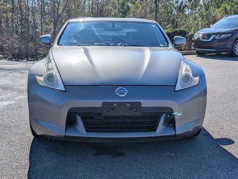 Used 2009 Nissan 370Z Touring image 2