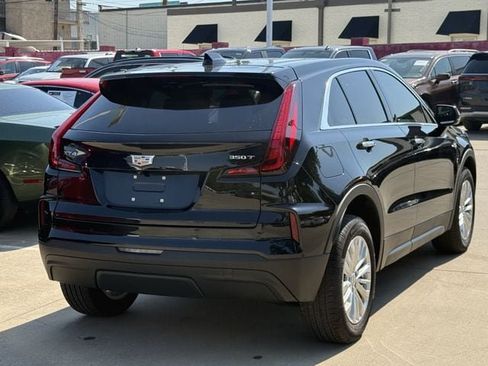 Used 2024 Cadillac XT4 Luxury FWD image 4