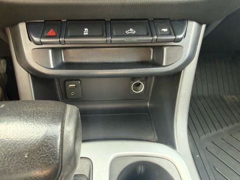Used 2018 Chevrolet Colorado LT image 33