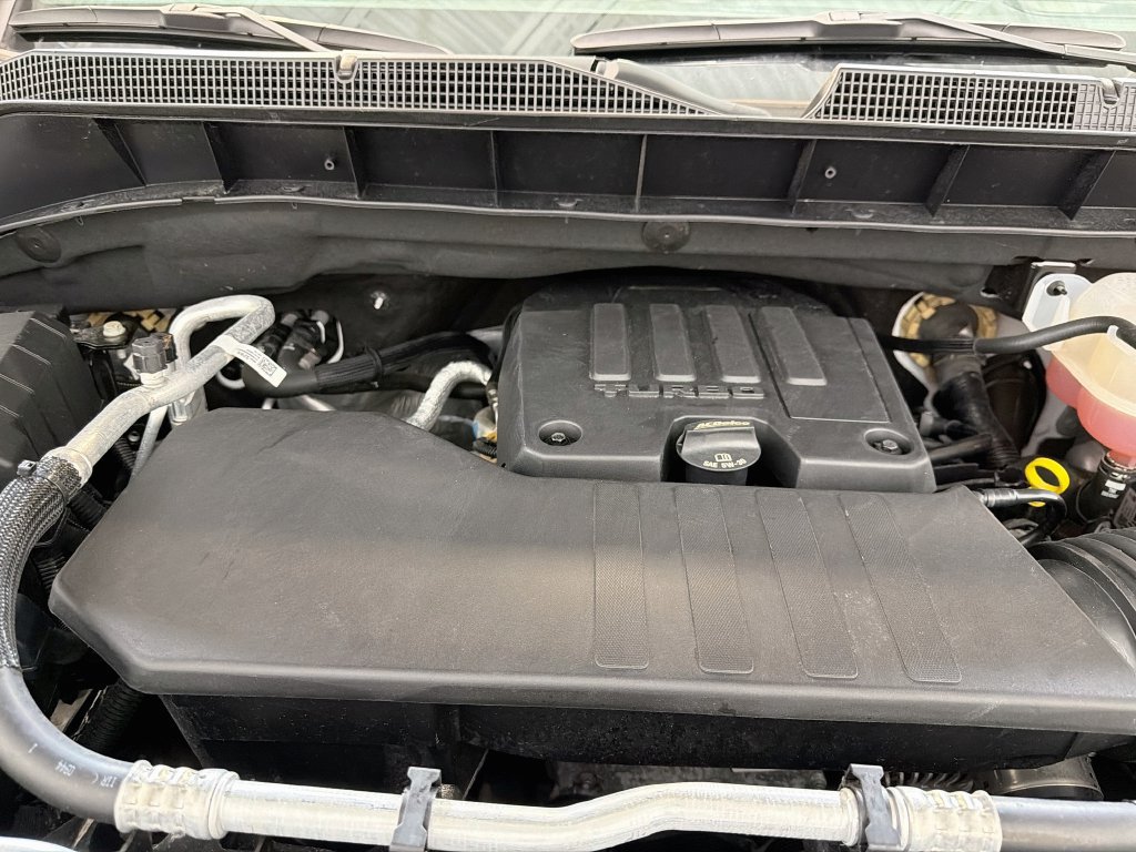 Used 2024 Chevrolet Silverado 1500 Custom w/ LPO, Dark Essentials Package AWD/4WD image 29