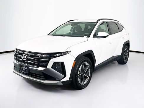 Used 2025 Hyundai Tucson SEL FWD image 3