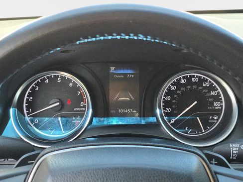 Used 2018 Toyota Camry SE FWD image 24