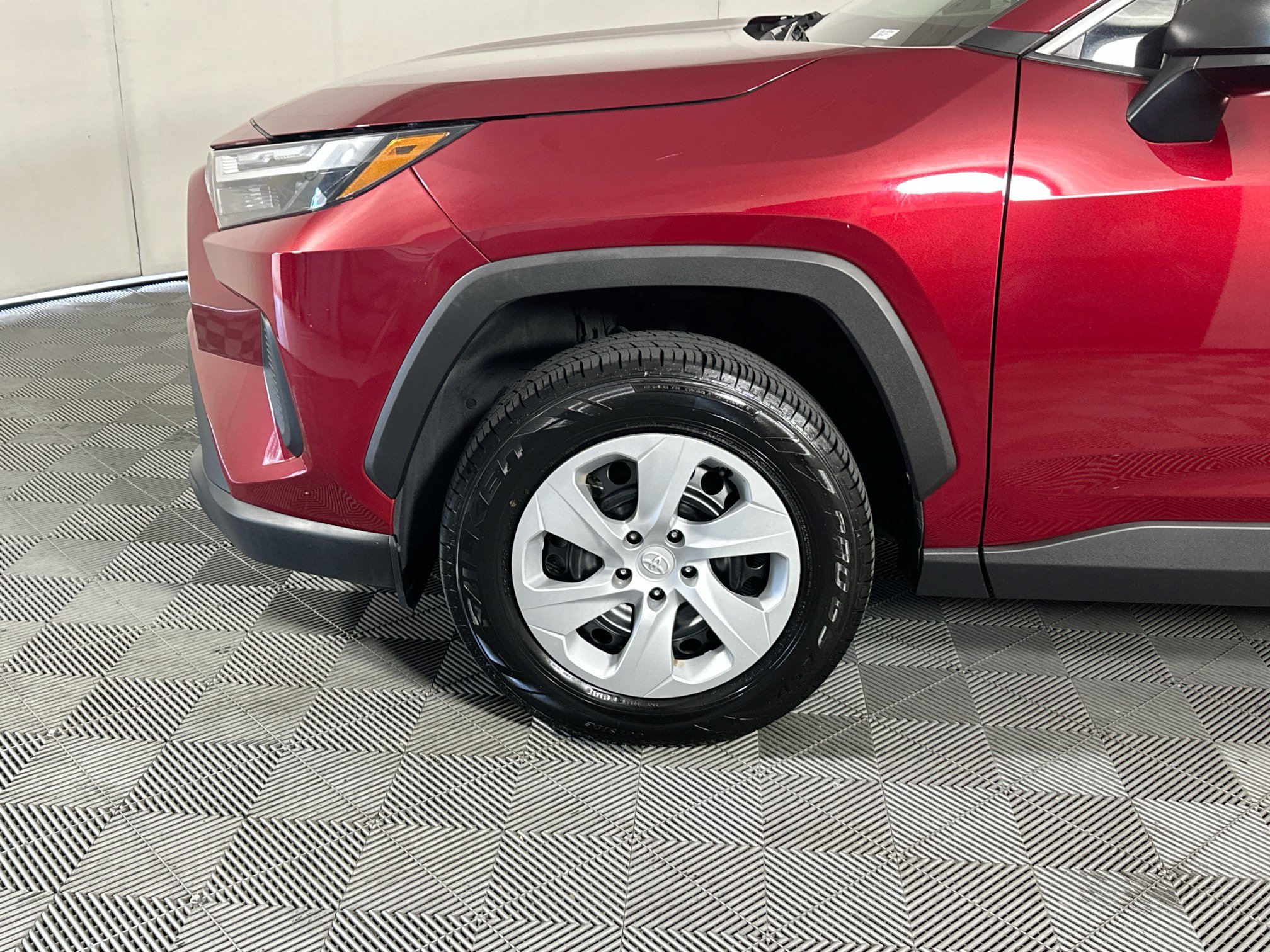 Used 2023 Toyota RAV4 LE FWD image 11