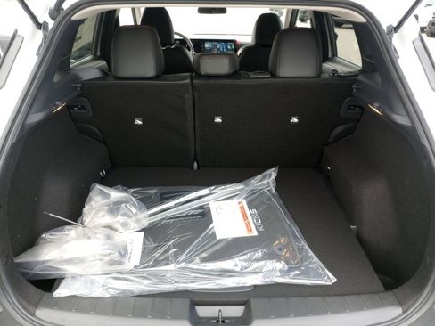 New 2026 Nissan Kicks SR w/ Cold Weather Package FWD image 15
