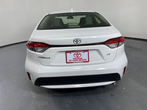 Certified 2022 Toyota Corolla LE image 5