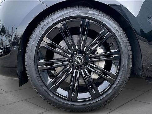Used 2023 Land Rover Range Rover SE image 15