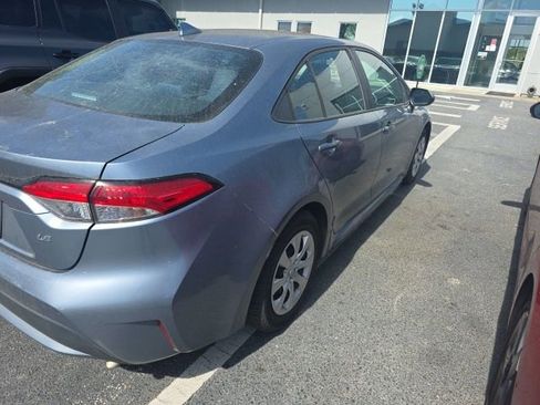 Used 2021 Toyota Corolla LE image 4