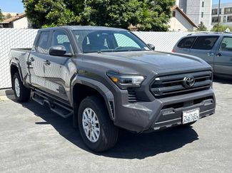 Used 2025 Toyota Tacoma SR5 AWD/4WD video 1