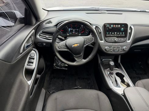 Used 2018 Chevrolet Malibu LT image 14