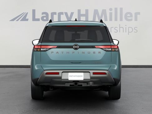 New 2026 Nissan Pathfinder Platinum w/ Cargo Package FWD image 6