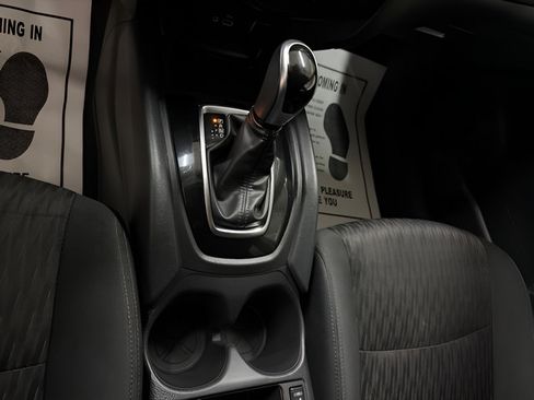 Used 2020 Nissan Rogue S w/ Special Edition Package FWD image 17
