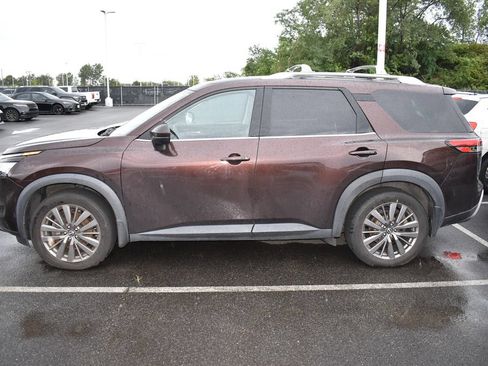 Used 2022 Nissan Pathfinder SL w/ SL Premium Package AWD/4WD image 3