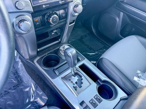 Used 2022 Toyota 4Runner SR5 Premium image 24