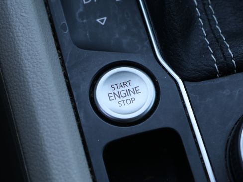 Used 2021 Volkswagen Atlas SEL Premium image 27