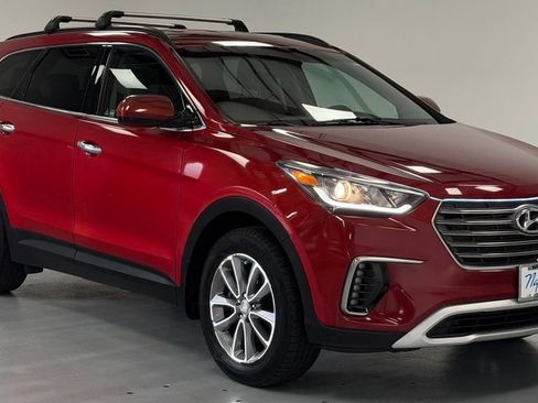 Used 2018 Hyundai Santa Fe SE w/ Cargo Package FWD image 3