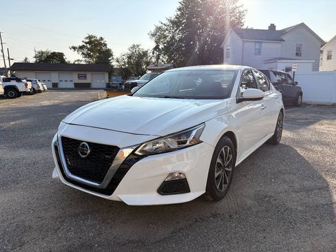 Used 2020 Nissan Altima 2.5 S FWD image 2