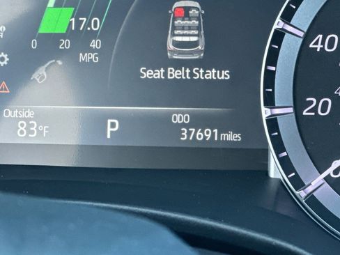 Used 2022 Toyota Highlander XLE AWD/4WD image 25