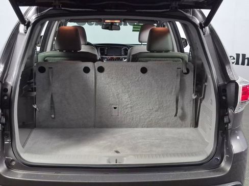 Used 2015 Toyota Highlander XLE AWD/4WD image 28