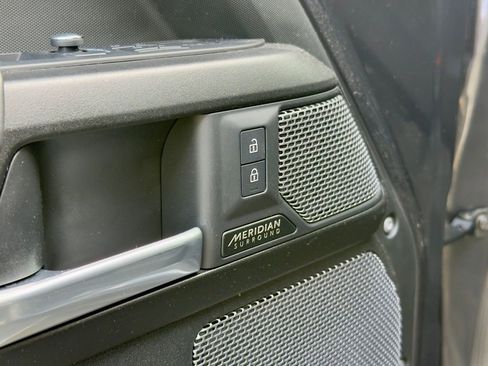 Used 2023 Land Rover Defender 90 Carpathian Edition image 13