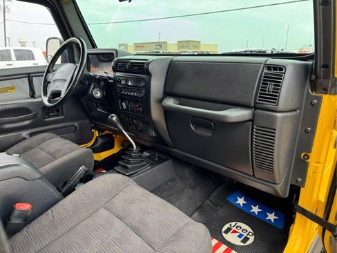 Used 2004 Jeep Wrangler Rubicon w/ Dual Top Group image 22