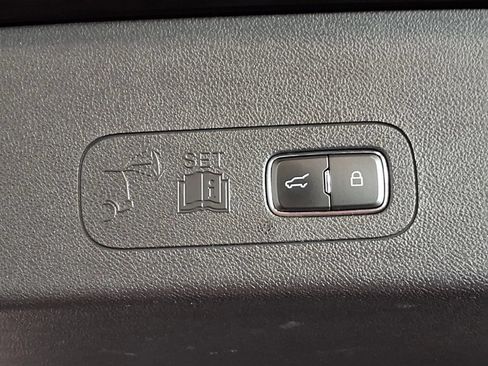 Used 2022 Lincoln Aviator AWD image 7