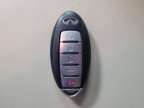 Used 2015 INFINITI QX80 2WD w/ Deluxe Technology Package image 32