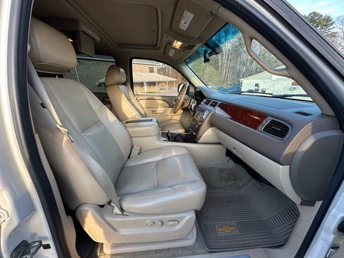 Used 2013 Chevrolet Tahoe LTZ image 2