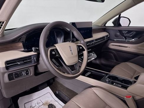 Used 2023 Lincoln Corsair Reserve w/ Equipment Group 201A image 9