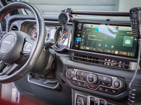 Used 2024 Jeep Wrangler Unlimited Rubicon 392 image 33