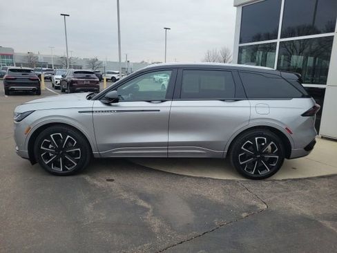 Certified 2024 Lincoln Nautilus Reserve w/ Equipment Group 202A image 3