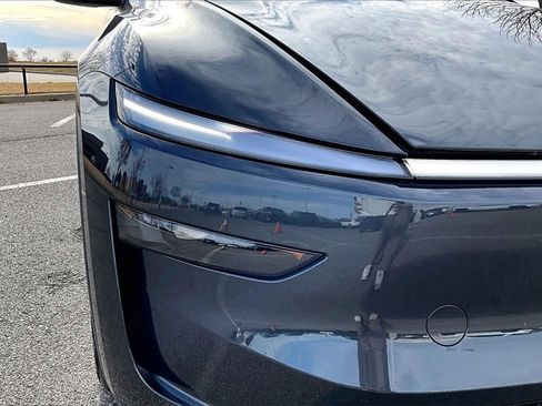 Used 2026 Tesla Model Y AWD image 31