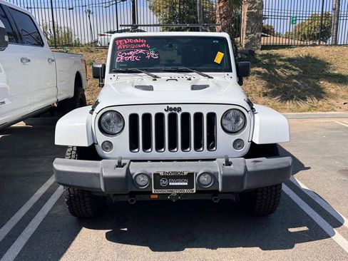 Used 2015 Jeep Wrangler Sahara image 2