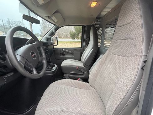 Used 2017 GMC Savana 2500 image 25