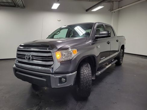 Used 2017 Toyota Tundra SR5 image 4