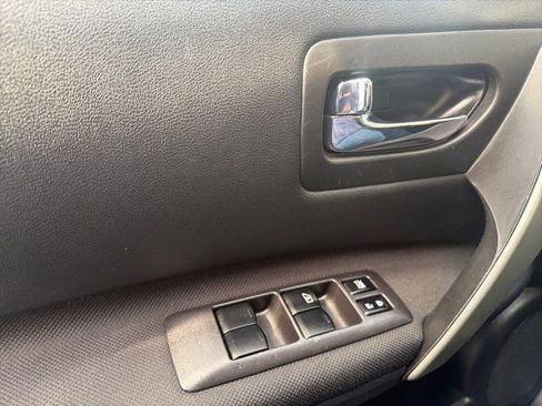 Used 2015 Nissan Rogue S w/ Convenience Package image 16