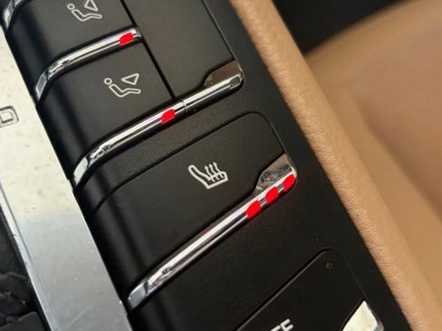 Used 2018 Porsche Macan Sport Edition AWD/4WD image 25