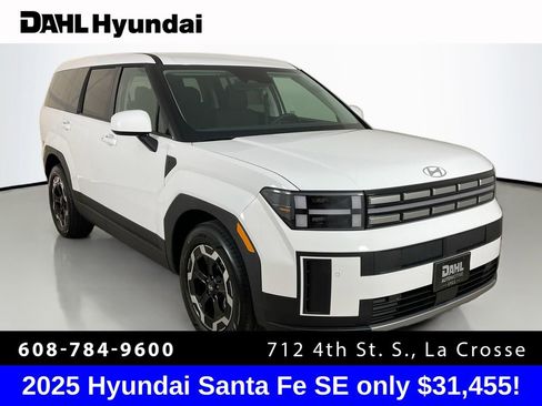Used 2025 Hyundai Santa Fe SE image 1