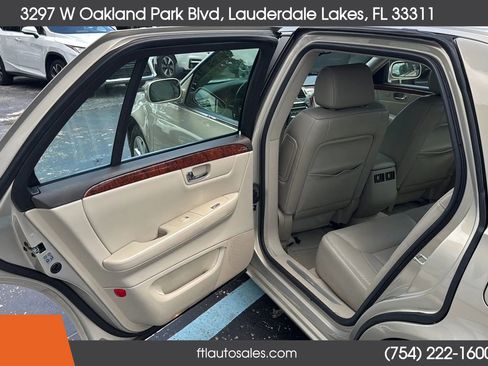 Used 2007 Cadillac DTS w/ Trunk Convenience Package image 31