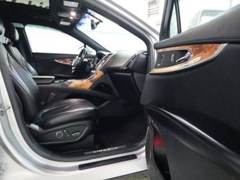 Used 2016 Lincoln MKX Reserve image 10