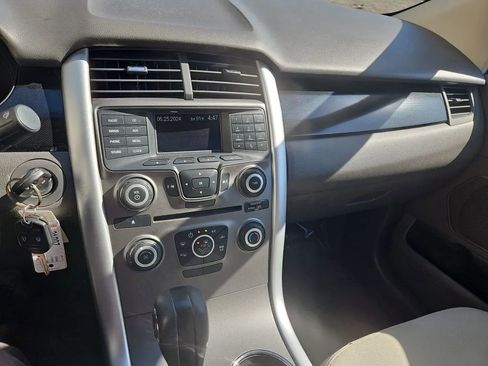 Used 2013 Ford Edge SE image 29