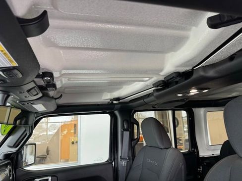 Used 2021 Jeep Wrangler Unlimited Sahara w/ Uconnect 4C Nav & Sound Group image 21