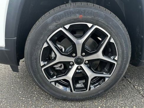 New 2025 Jeep Compass Limited image 15