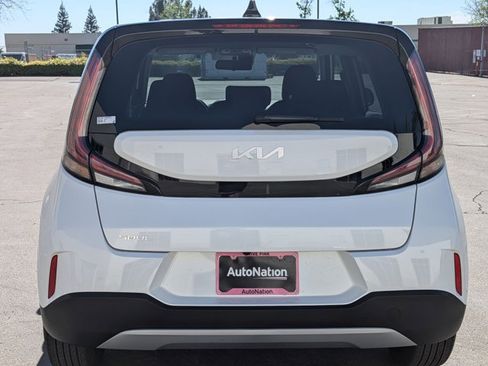 Used 2025 Kia Soul LX w/ LX Technology Package image 7