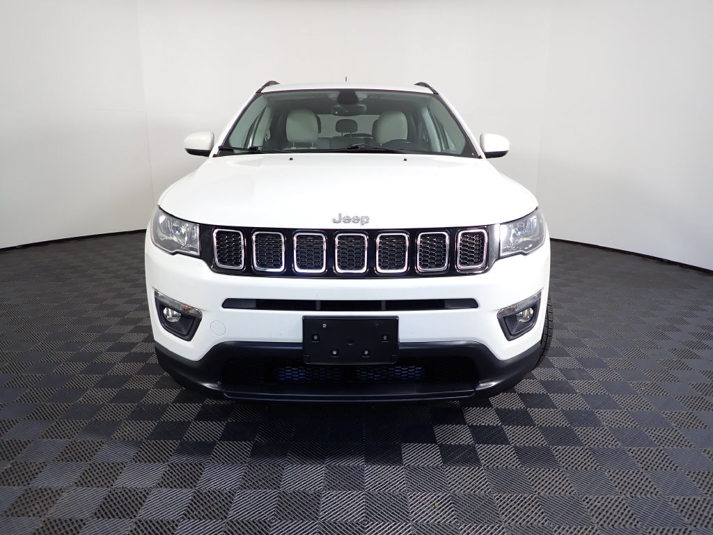 Used 2017 Jeep Compass Latitude w/ Popular Equipment Group AWD/4WD image 9