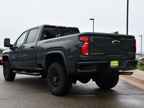 Used 2026 Chevrolet Silverado 2500 ZR2 image 4