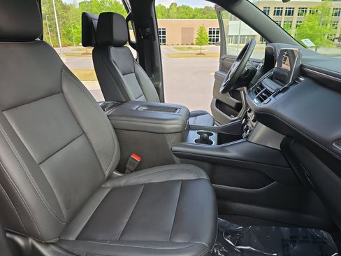 Used 2024 Chevrolet Tahoe Z71 w/ Luxury Package image 10