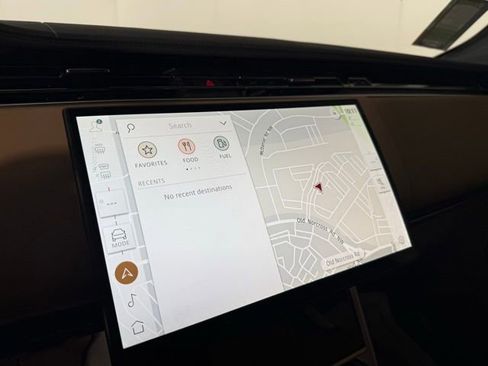 New 2025 Land Rover Range Rover Long Wheelbase SE image 18